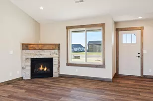 484 Coyote Way, New Richmond, WI 54017 - Photo 6