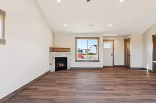 484 Coyote Way, New Richmond, WI 54017 - Photo 14