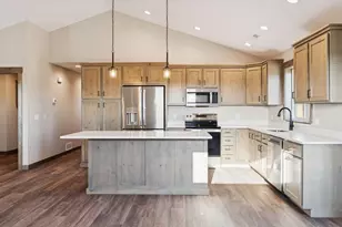 484 Coyote Way, New Richmond, WI 54017 - Photo 16