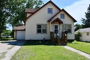 216 6th St W, Thief River Falls, MN 56701 - Photo 1