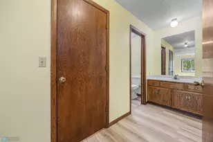 3237 17th Ave S, Fargo,  58103 - Photo 24