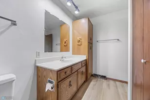 3237 17th Ave S, Fargo,  58103 - Photo 36