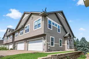 642 Pleasant Dr, Hastings, MN 55033 - Photo 1