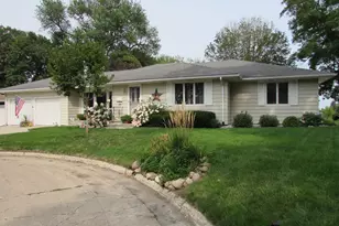 1317 Beach Pl, Fairmont, MN 56031 - Photo 1