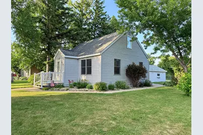 910 Tindolph Avenue S, Thief River Falls, MN 56701 - Photo 1