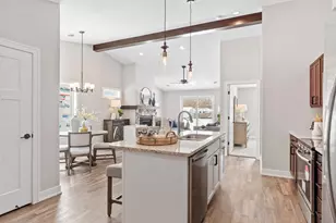 2339 17th Ave E, North Saint Paul, MN 55109 - Photo 2