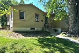 215 N 11th St, Montevideo, MN 56265 - Photo 1