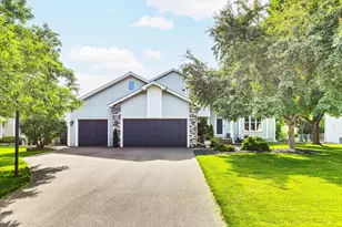 9560 Hillingdon Rd, Woodbury, MN 55125 - Photo 1