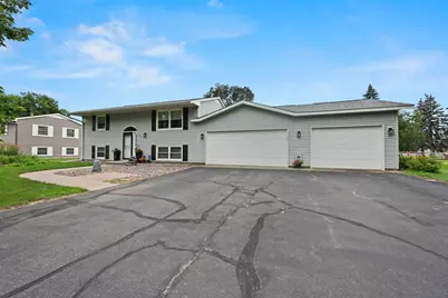 806 Cummings Lane, Saint Cloud, MN 56301 - Photo 1