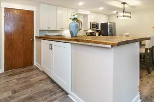 10501 Cedar Lake Rd, Minnetonka, MN 55305 - Photo 4