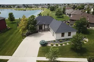 4703 Woodhaven St S, Fargo, ND 58104 - Photo 2