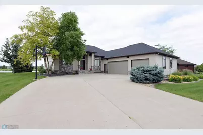 4703 Woodhaven Street S, Fargo, ND 58104 - Photo 4