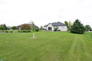 4703 Woodhaven St S, Fargo, ND 58104 - Photo 56