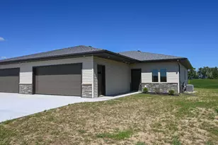 206 Diamond Ct, Wykoff, MN 55990 - Photo 1