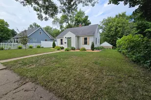 818 Kenwood St, Alexandria, MN 56308 - Photo 1