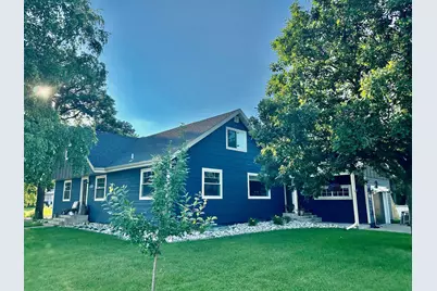 507 6th Street NE, Roseau, MN 56751 - Photo 2