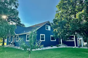 507 6th St NE, Roseau, MN 56751 - Photo 2
