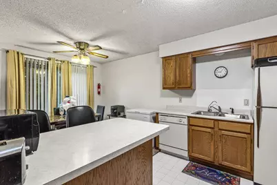 971 Heritage Court E #204, Vadnais Heights, MN 55127 - Photo 8