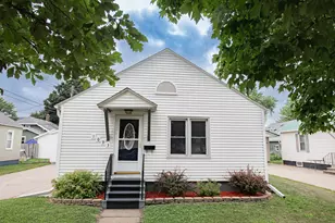 1093 Gale St, Winona, MN 55987 - Photo 1