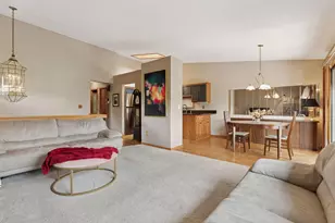 6840 Thames Rd, Woodbury, MN 55125 - Photo 4