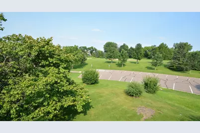 6840 Thames Road, Woodbury, MN 55125 - Photo 32