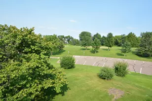 6840 Thames Rd, Woodbury, MN 55125 - Photo 32