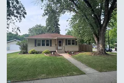201 22nd Avenue N, Fargo, ND 58102 - Photo 1