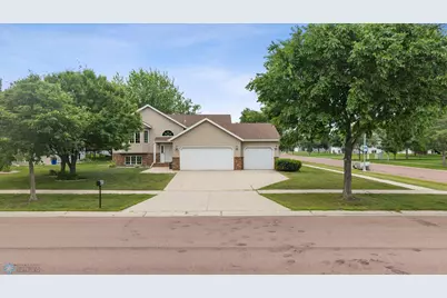 2803 33rd Street S, Fargo,  58103 - Photo 1