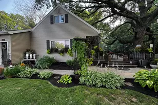 2707 Margaret Ave E, Maplewood, MN 55119 - Photo 1