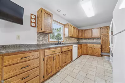 613 77th Avenue NW, Moorhead, MN 56560 - Photo 14