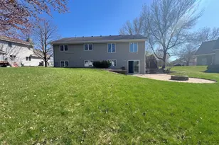 2210 9th Ave SE, Willmar, MN 56201 - Photo 4