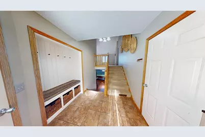 2210 9th Avenue SE, Willmar, MN 56201 - Photo 4
