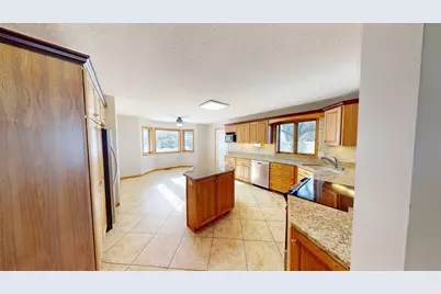 2210 9th Avenue SE, Willmar, MN 56201 - Photo 16