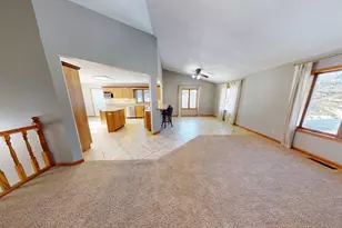 2210 9th Ave SE, Willmar, MN 56201 - Photo 10