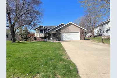 2210 9th Avenue SE, Willmar, MN 56201 - Photo 2