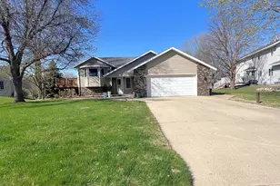 2210 9th Ave SE, Willmar, MN 56201 - Photo 2