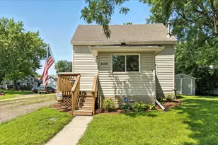 409 1st Street E, Chaska, MN 55318 - Photo 1