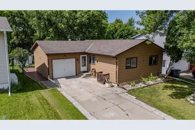 1813 29th Street Circle S, Moorhead, MN 56560 - Photo 1