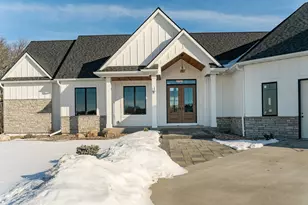 4868 Royal Oaks Circle SW, Rochester, MN 55902 - Photo 2