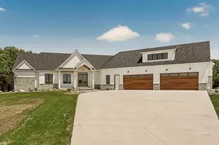 4868 Royal Oaks Circle SW, Rochester, MN 55902 - Photo 10