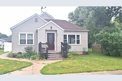 106 E 1st Avenue S, Cavalier, ND 58220 - Photo 1