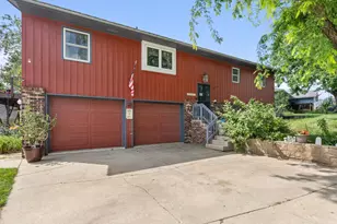 310 9th St NW, Plainview, MN 55964 - Photo 1