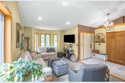 19363 E Tri Oak Circle NE, Wyoming, MN 55092 - Photo 4