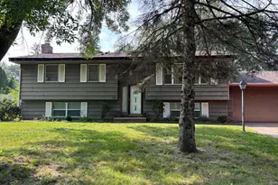 605 E 131st St, Burnsville, MN 55337 - Photo 1