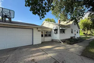 103 Arnold Ave N, Thief River Falls, MN 56701 - Photo 1