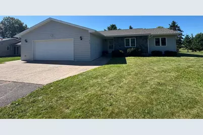 516 2nd Street NW, Hinckley, MN 55037 - Photo 1