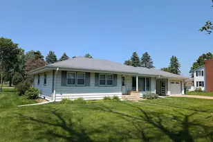 209 Hillcrest Way, Le Sueur, MN 56058 - Photo 2