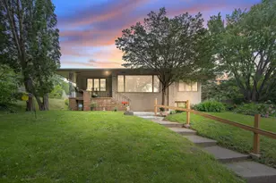 895 Humboldt Ave, West Saint Paul, MN 55118 - Photo 1