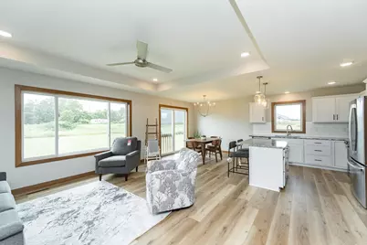 1309 18th Street NE, Austin, MN 55912 - Photo 4