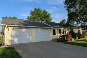 223 Rainbow Dr, Marshall, MN 56258 - Photo 1